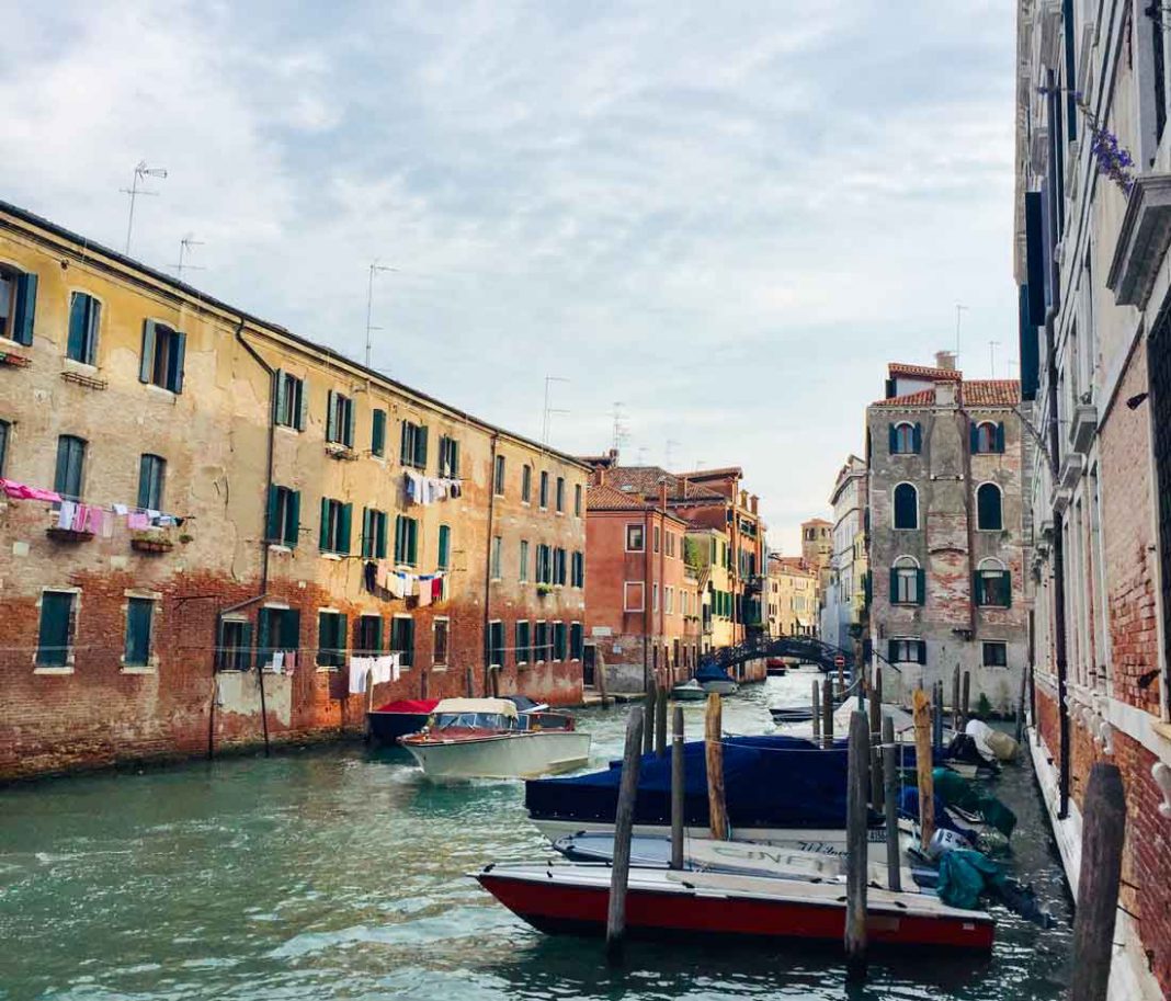 Venedig die Stadt auf dem Wasser genießen und reisen