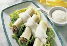 Cannelloni mit vegetarischer Füllung und Käsesauce