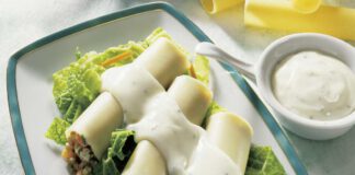 Cannelloni mit vegetarischer Füllung und Käsesauce