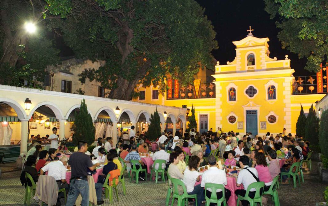 Macau: Bacalhau mit Stäbchen und Sternen