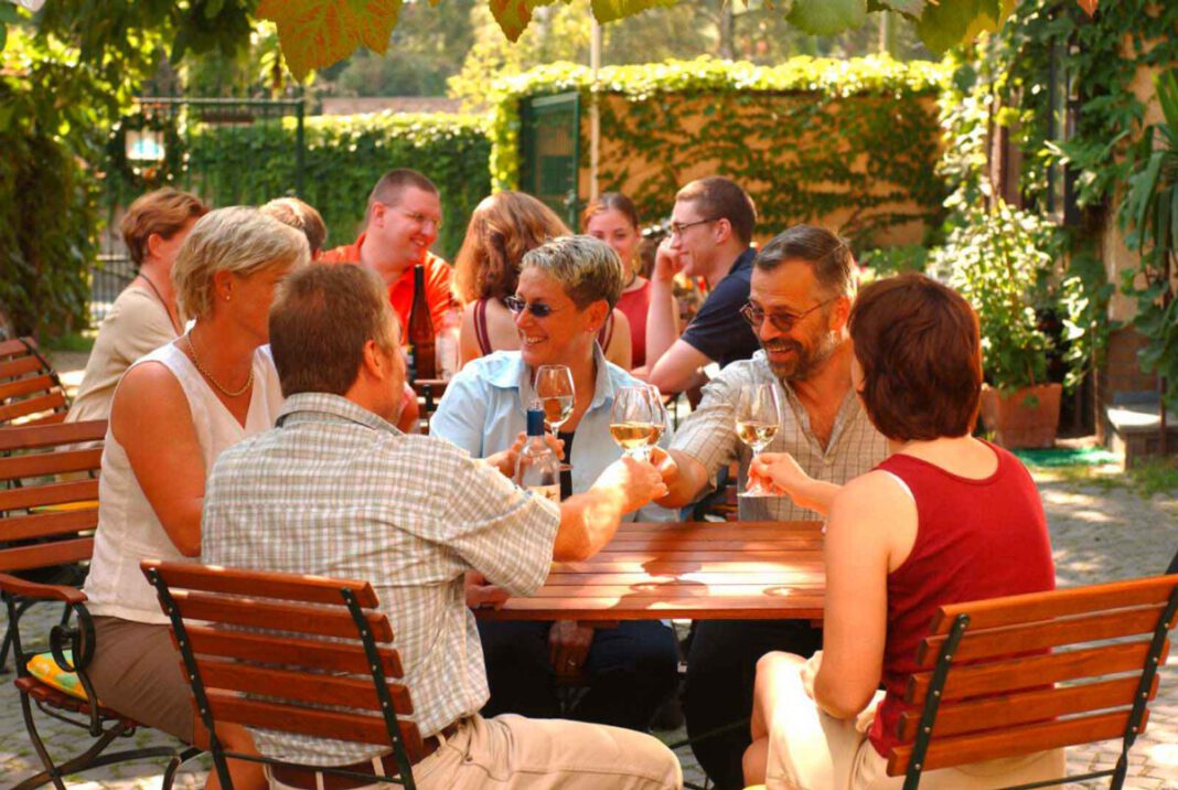 Fußwege und Radwege zum Wein