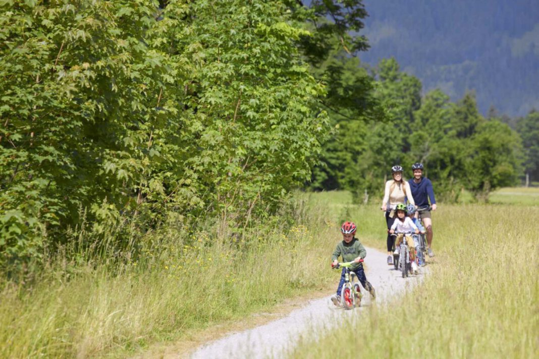 Workation und Familienurlaub in Bayern: Das Bayrischzell Familotel Oberbayern