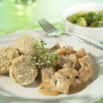 Kaninchenragout mit Gerstenklößchen und Rosenkohl, Foto Deutsche Bahn, WH