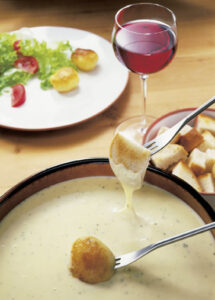 Der richtige Wein zu Fondue und Raclette, Foto Wirths PR