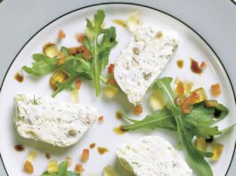 Matjes-Joghurt-Terrine mit Äpfeln und Dill