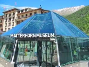 Zermatt: Weihnachtsdorf unterm Matterhorn Reisebericht Teil 1, Bahn, Zugfahrt, Schweiz, foto dmp