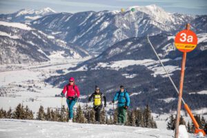 Skitourengeher in der Familien-Skiregion St. Johann in Tirol