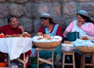 Neue & einzigartig: Gruppenreise durch Bolivien, Chile und auf die Osterinsel, foto Djoser